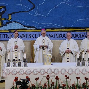 Pozdravni govor nadbiskupa Kutleše prigodom proglašenja crkve sv. Josipa u Karlovcu manjom bazilikom
